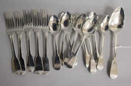 Fifteen pieces of assorted Victorian silver fiddle pattern flatware, 22.5 oz.