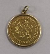 A Dutch gold commemorative medal, 'Koningin Juliana/Holland Bolwerk der Vrijheid', 1959, in