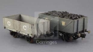 A Gauge 1 set of two open wagons, with loads, one GC No 23002, the other GWR No 35165, with auto