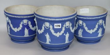 Three Wedgwood blue jasper jardinieres H.190cm.