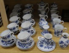 A Hutschenreuther, Germany, Blue Onion pattern tea and coffee service, comprising: teapot, coffee