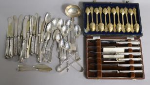 Two cased sets and a small quantity of assorted silver flatware including teaspoons, butter knives