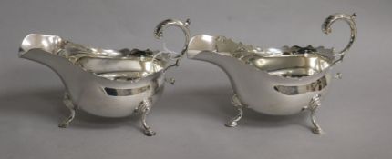 A pair of George V silver sauceboats, P.G. Dodd & Son, London, 1928, 12.5 oz.