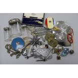 Mixed items including silver and costume jewellery etc.