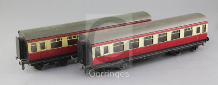 A pair of Bassett-Lowke BR 1st Class coaches, no's.9272 and 9272 in blood and custard