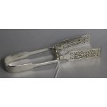 A pair of Victorian silver fiddle pattern asparagus tongs, William Eaton, London, 1839, 25.1cm.