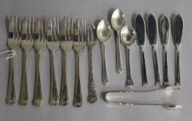 A small group of minor silver flatware including a set of six pastry forks, 9.5 oz.