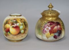 A Worcester lidded pot and another tallest 12cm