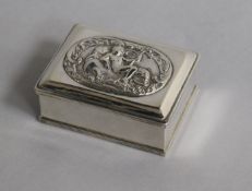 A George V silver snuff box, Pairpoint Brothers, London, 1921, 8cm.