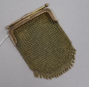 An early 20th century 9ct gold mesh evening purse.