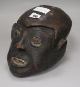 A West African mask