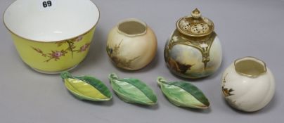 A collection of 19th century blush and other Worcester ceramics