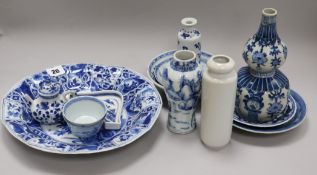 A collection of mixed 18th/19th century blue and white Chinese ceramics (mostly damaged)