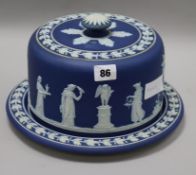 A Wedgwood cheese cloche