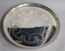 A modern silver salver, James Dixon & Sons, Sheffield, 1971, 30.3cm, 23 oz