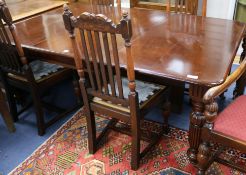 A Victorian mahogany extending dining table and 2 leaves W: 236cm full extended