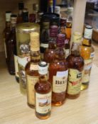 Assorted bottles of whisky including malt whisky