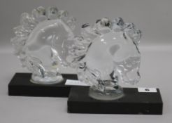 A pair of art glass horses head bookends width 15cm height 15cm