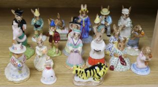Sixteen Doulton bunnykins, Bramley Hedge, two Winnie Pooh and a Warner bell