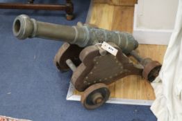 A model cannon W.35cm approx.