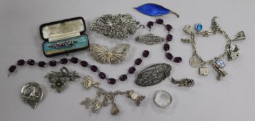 Mixed jewellery including, silver, marcasite and a David Andersen silver and enamel leaf brooch.