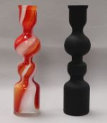 A Carlo Moretti black and white cased glass vase, label and a similar marbled glass vase tallest