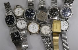 Twelve assorted gentleman's Seiko wrist watches.