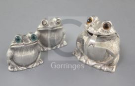 A pair of modern novelty silver naturalistic frog condiments, Whitehill Silver & Plate Co, with