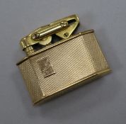 A 9ct gold Elisorn Auto-Tank lighter, 40mm.