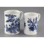 A Worcester plantation print blue and white mug and a Caughley floral spray blue and white mug, 12.