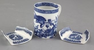 A Caughley parrot and fruit pattern small mug and a pair of Caughley fisherman and cormorant pattern