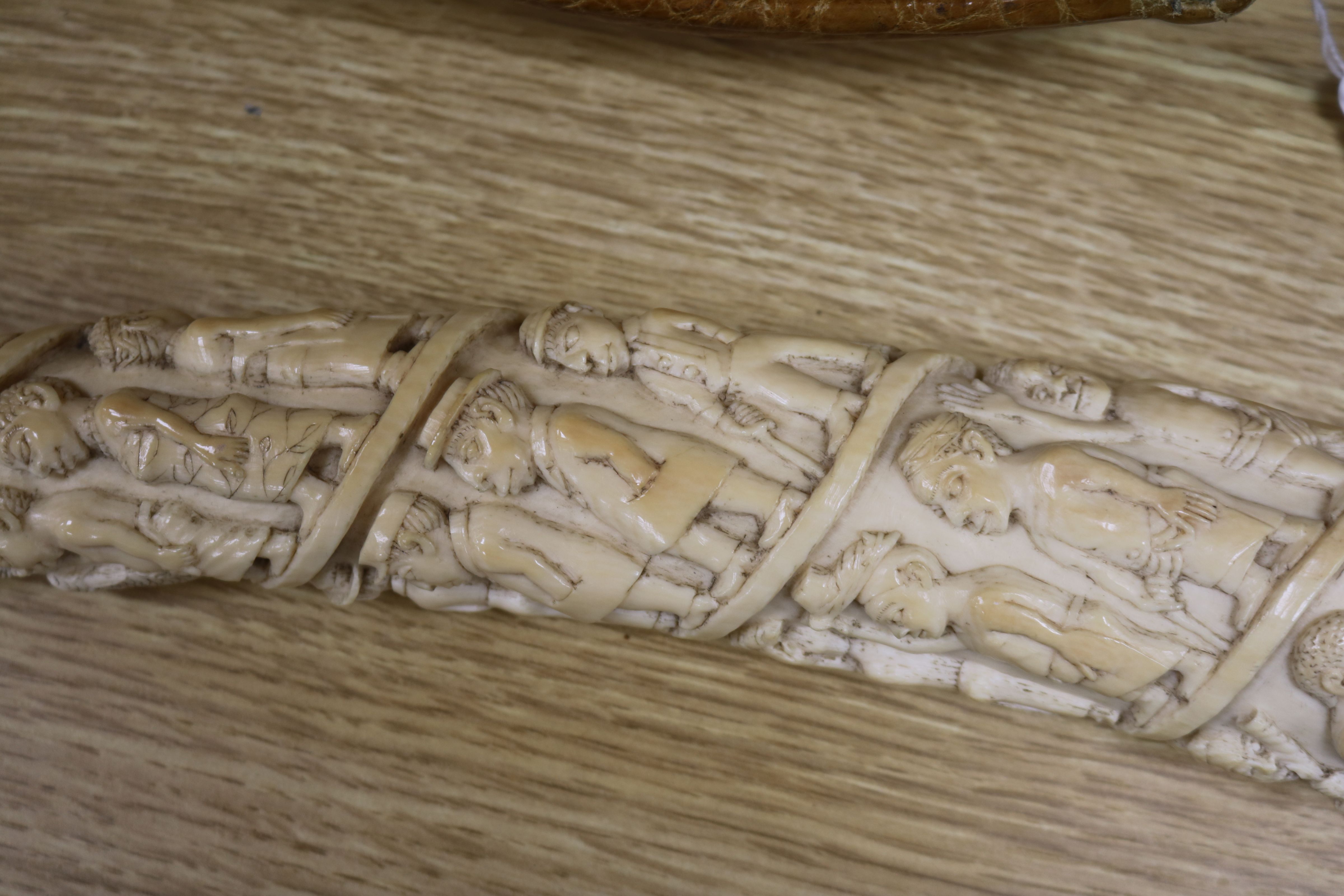 A Belgian Congo ivory oliphant, c.1900, carved with a procession of figures, hammerhead shark - Image 7 of 9