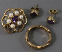 A 9ct gold gem set ring, a 9ct gold and cultured pearl brooch and a pair of 9ct gold and heart