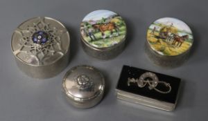 Five assorted modern silver pill boxes, including two with enamel covers and one with "