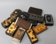 Ten 19th century snuff boxes, a yellow metal mounted tortoiseshell purse and a simulated