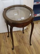 A late Victorian mahogany circular topped bijouterie table W.48cm