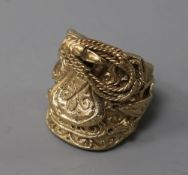 A 9ct gold "Arab saddle" ring, size L.