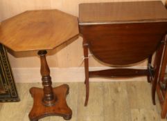 A Victorian mahogany octagonal occasional table and an Edwardian mahogany Pembroke table W.54cm