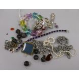 Mixed jewellery including silver brooch.