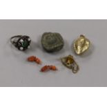 A small group of jewellery including a gem set ring, a 'peach' stone pendant etc.