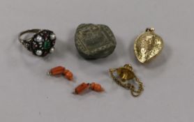 A small group of jewellery including a gem set ring, a 'peach' stone pendant etc.