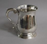 A George III silver mug, Walter Brind, London, 1770, 12.3cm, 10.5oz.