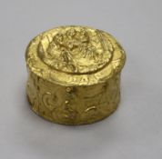 An ormolu snuff box