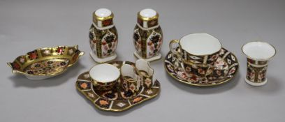 Ten pieces of Royal Crown Derby "Japan" pattern teaware tallest 10cm