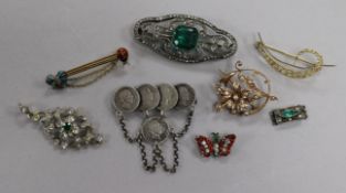 Assorted jewellery including an Edwardian 15ct gold and enamel ladybird and ribbon bow bar brooch.