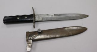 An Italian WWII officers dagger