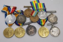A group of assorted WW1 war medals and sundries