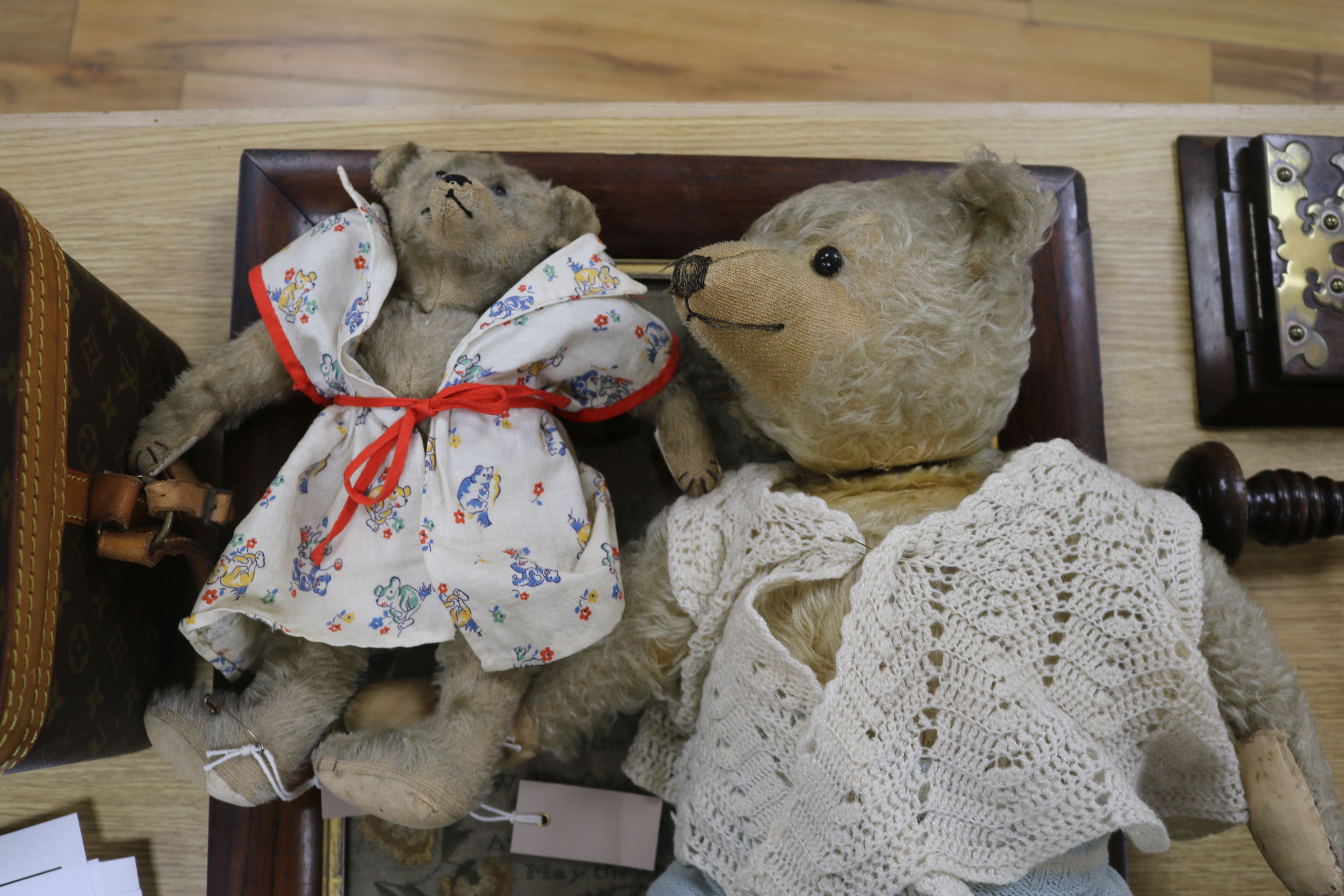 A vintage musical Golly soft toy and two early 20th century Steiff-style blond mohair bears, the - Image 3 of 3