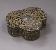 An Edwardian pierced silver pot pourri box by Goldsmiths & Silversmiths Co Ltd, London, 1903, 12.