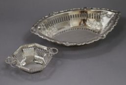 Two 20th century pierced silver bon bon dishes, largest 24.6cm, 8 oz.